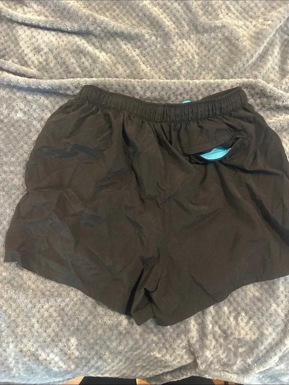 Perfect condition RoundTree and Yorke swim trunks men’s SzL black, and turquoise